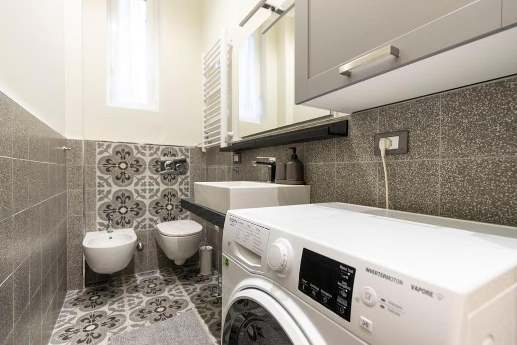 Apartament The Italian Design - 10 Minutes To Duomo Mediolan Zewnętrze zdjęcie